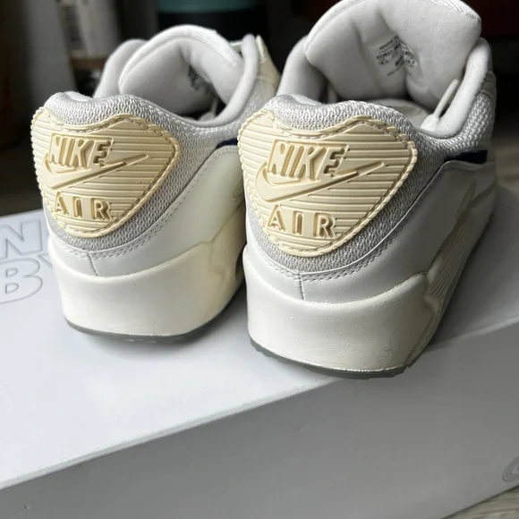 Nike ID White/Sail and Midnight Navy Blue Air Max 90 Sneakers (US 10.5M) - Picture 5 of 8